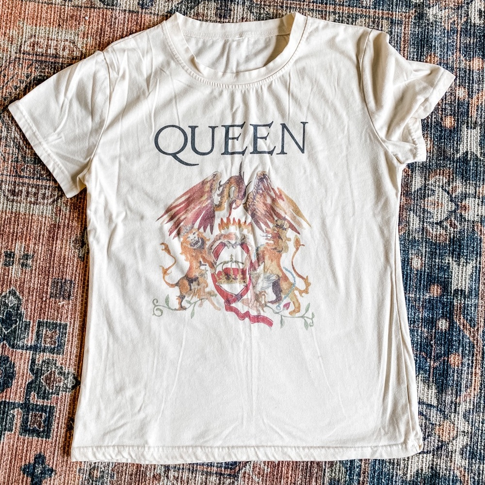 Graphic tee